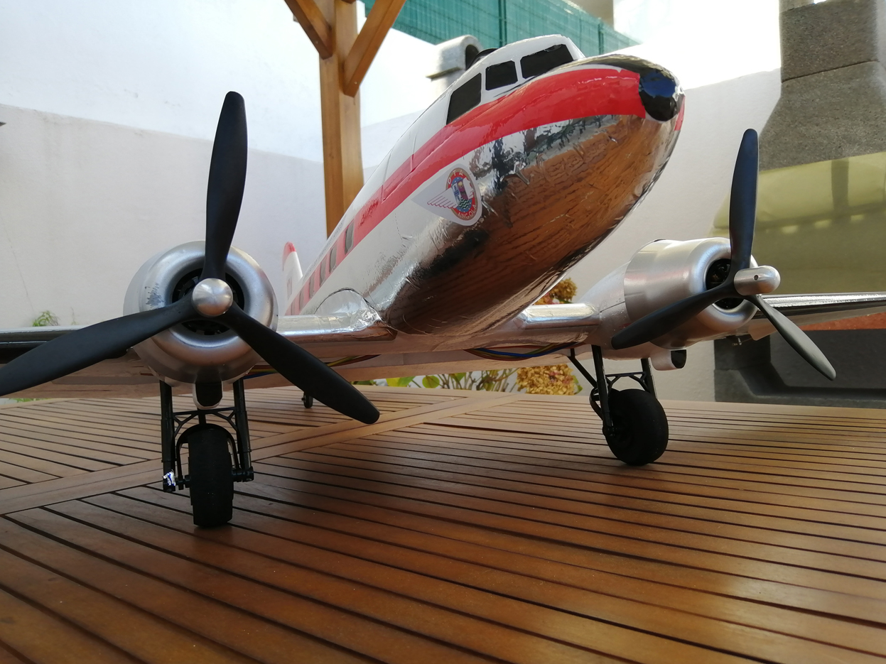 Douglas-DC-3-Dakota_2